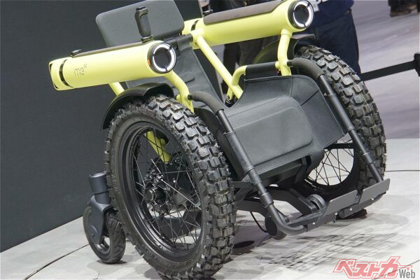 ランドクルーザーみたいにタフな電動クルマ椅子を見つけたら本当にランクル開発者が作ってた件！