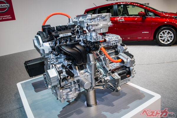 2代目ノートの2016年のマイナーチェンジ時に追加されたのがe-POWERシステムだ