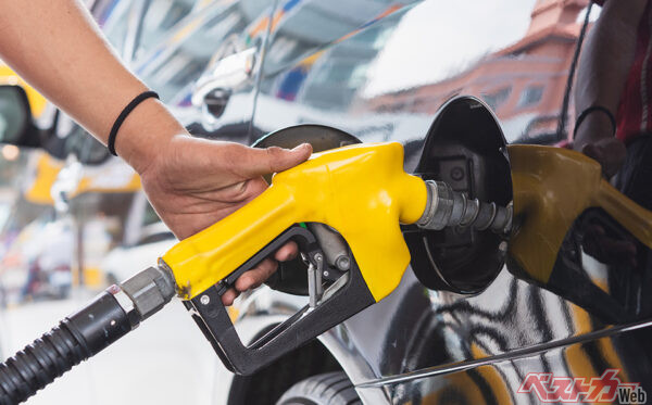 2025年内に暫定税率が廃止されると聞いたら2005年人はなんと言うだろう？（AdobeStock）