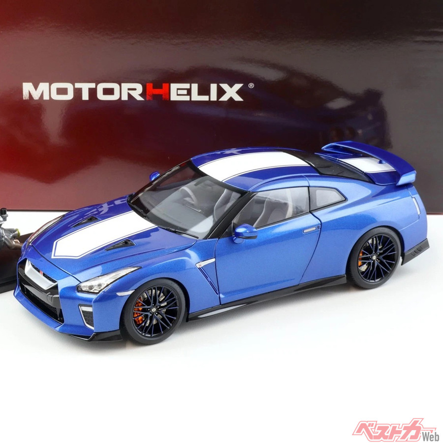 ついに登場！ 日産GT-R R35「ワンガンブルー」精巧1/18ミニカーが熱い