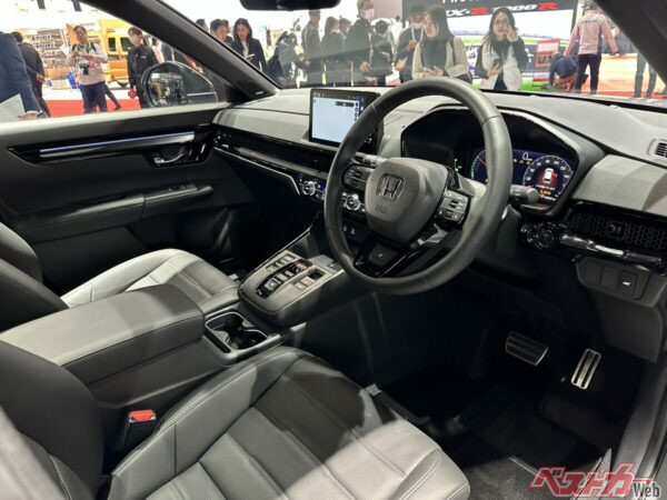 ディスプレイは日本仕様だと9インチのままなのはちょっと惜しい