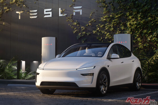 テスラ モデルY。テスラ車はSDVの概念をいちはやく取り入れている