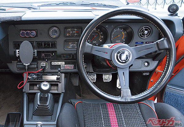 インパネ。大切に乗り継がれてきたことがよくわかる1枚