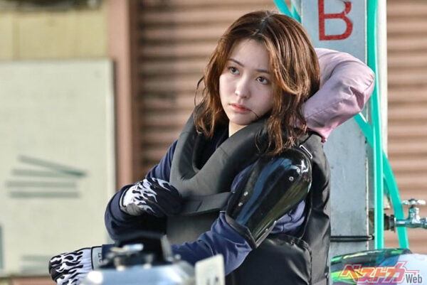 キリッとした表情もまた素晴らしい。11/13～18に大阪府・住之江ボートレース場にて出場予定！（ご本人のインスタグラムより）