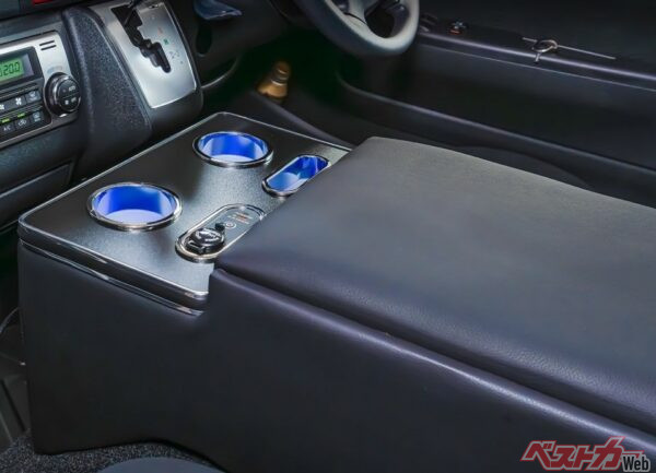 人気車たちのコンソールボックスが劇的進化!?　ロングドライブを快適にする画期的アイテムが満を持して登場　