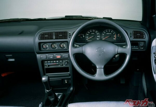 センターコンソールの3連メーターがGTI-Rの証だった