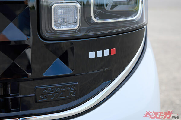 グリルアクセントステッカー（2025年8月 初公開時の公式画像より）