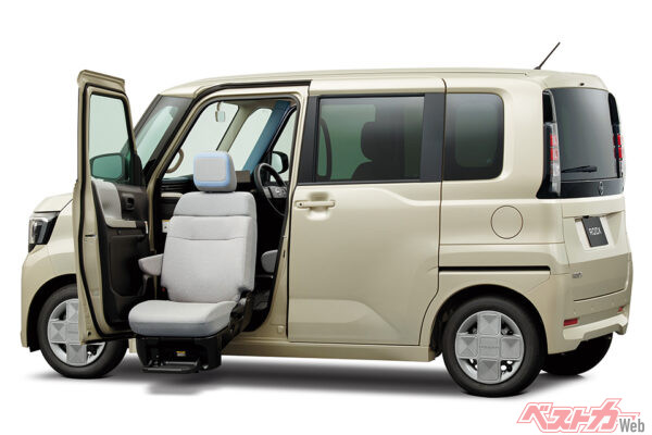 新型ルークス_助手席スライドアップシート（2025年8月 初公開時の公式画像より）