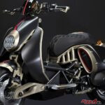 イタリア人に脱帽しかないッ！ イタルジェット「ロードスター400」レトロ外観＋ハイテクシャシーの超絶やり過ぎスクーター爆誕