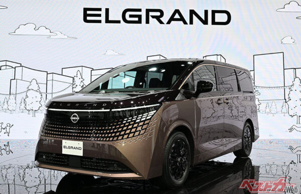 JMS2025で披露された新型エルグランド。日本市場で2026年度内に正式発売となる。搭載される「第3世代e-POWER」とともに、日産復活のカギを握るモデルとなる（NISMO仕様、出してほしいぞ）