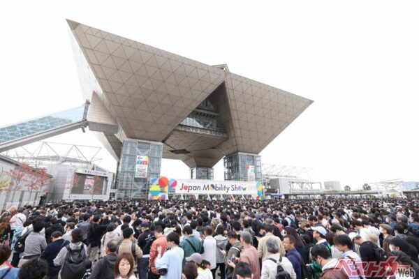 開幕前は一部で「来場者数が心配だ」というような報道もあったが、開幕してみると連日大盛況。みんなめちゃくちゃ楽しそうでした。めでたい