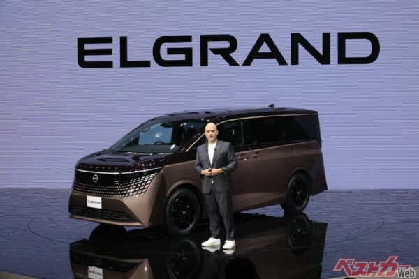 発売前の新型車が展示されて会場を沸かせるのもモービリティショーの華。写真は日産の新型エルグランド。来年発売です