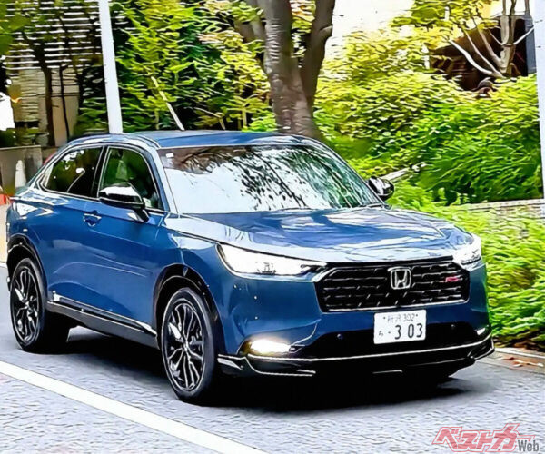 専用サスペンションの効果もあってかe:HEVよりマイルドな味付け