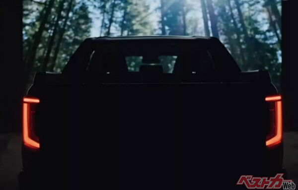 コの字型のテールランプ