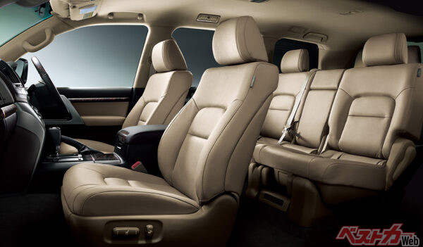 ランクル200のインテリアは「オフロードのレクサスLS」ともいうべき高い質感を誇る