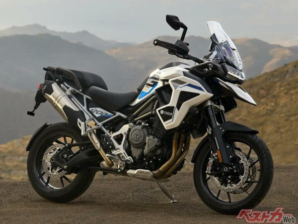 【新車】2026年新型「タイガー900」&「タイガー1200」に装備充実の「アルパインエディション」と「デザートエディション」が新設定！