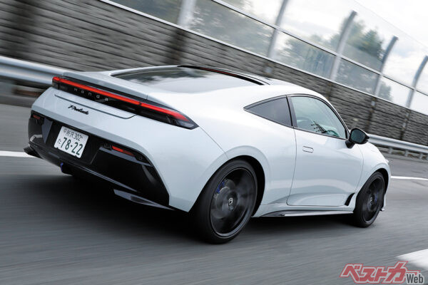 高速道路でADASもチェック。前方の状況に追随した巧みな加減速も現代のGT性能といえる