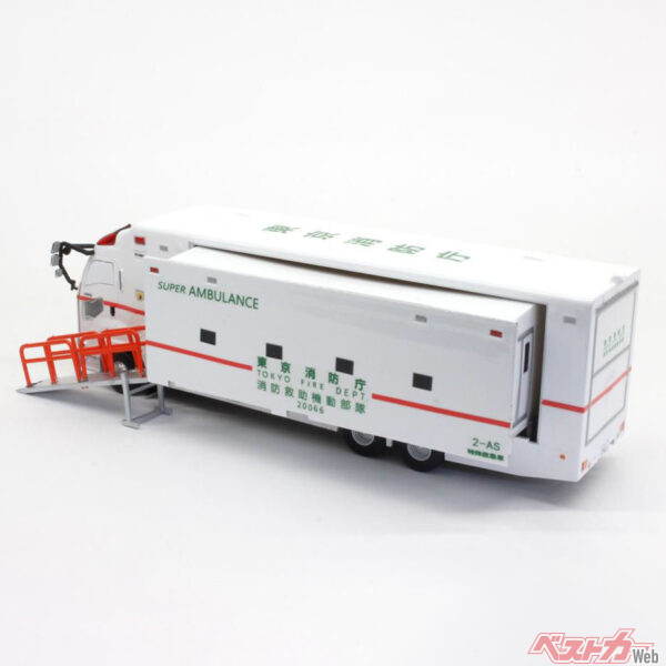 車体左側の拡張機構も再現!