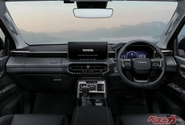 新型ハイラックスダブルキャブ・オーバーランドのコクピット