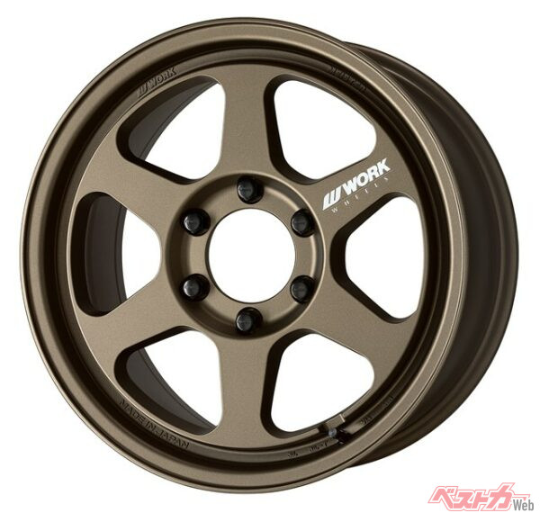 ほどよいアクセントになるアッシュドチタンも定番なマットブラックもどちらも捨てがたい。画像はアッシュドチタン