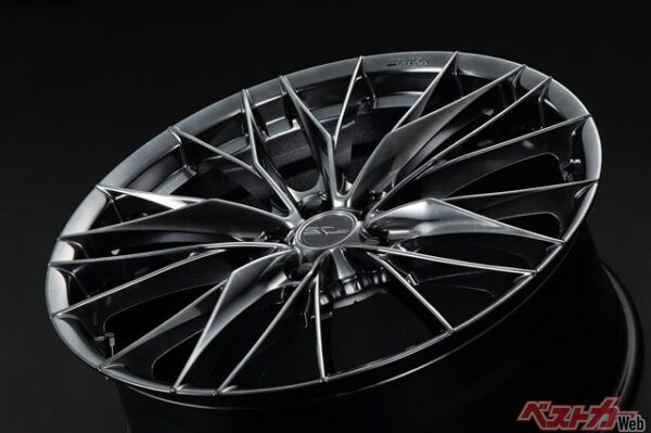 人気のモデルを1ピース化ということで、開発はかなりの苦労が伴ったという