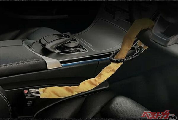 この手があったか!!　8mmの極太ステンレスチェーンで愛車を守る強力なハンドルロック登場!!
