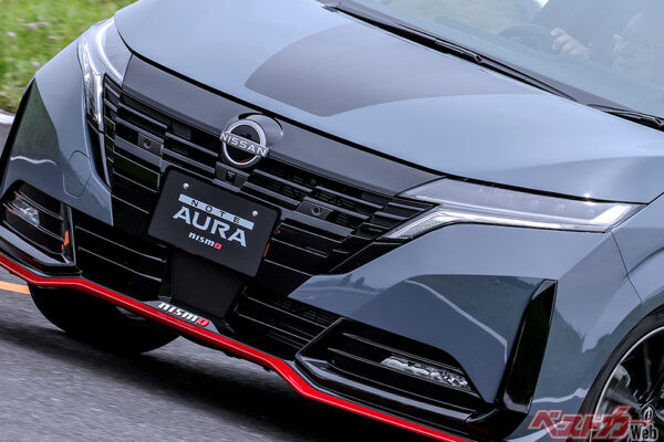 老若男女に人気のコンパクトカーは大激戦!!　勝ち抜いた1台はまさかの……