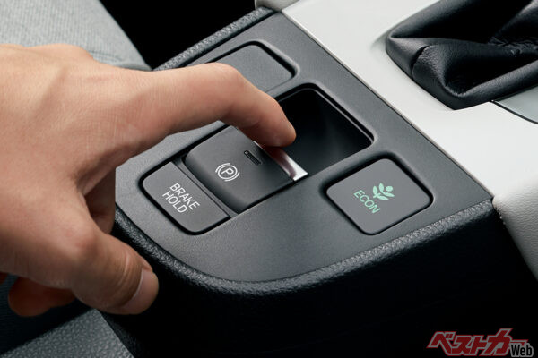 便利だからこそ使い方に注意!!　不注意が生み出す電動パーキングブレーキの「ワナ」