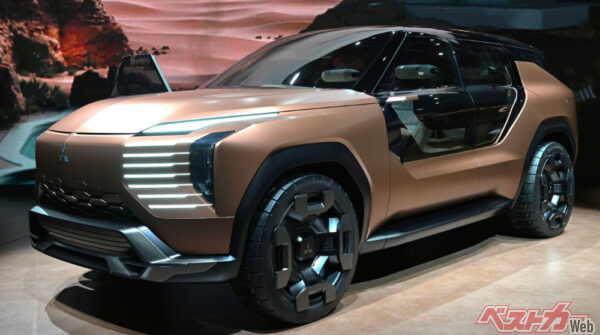 次期アウトランダーか!? 三菱自動車ブースの主役、エレバンスコンセプト