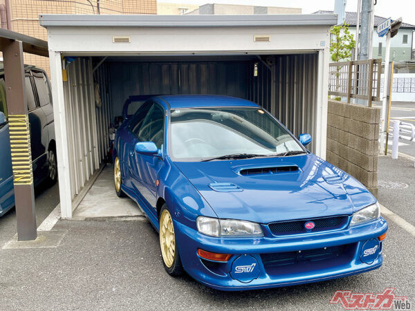 クルマ購入前に屋根付き駐車場を確保。しかも当初は月極駐車場に建てていた！