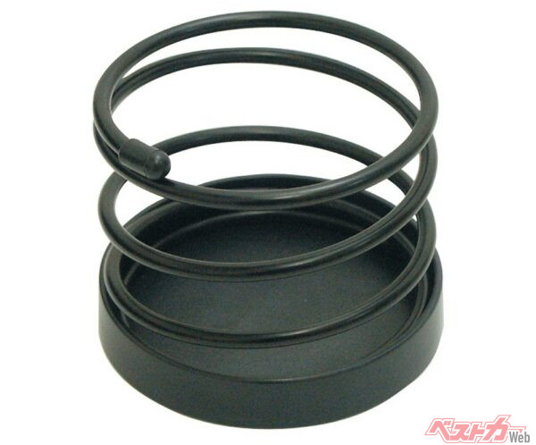 コイル形状のドリンクホルダー。槌屋ヤック「PZ-330 コイルドリンク2 ブラック」