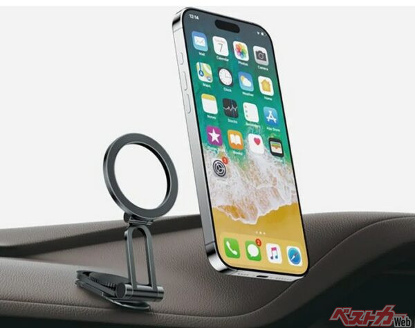 スマホは磁力で円形部分にホールド。AQ.「リングマグネットホルダー　貼り付けタイプ SH15」