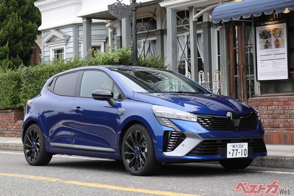 安全面は360°カメラやACC､レーンキープアシストは従来同様に備え、今回新たに後退時検知のリアクロストラフィックアラートを装備