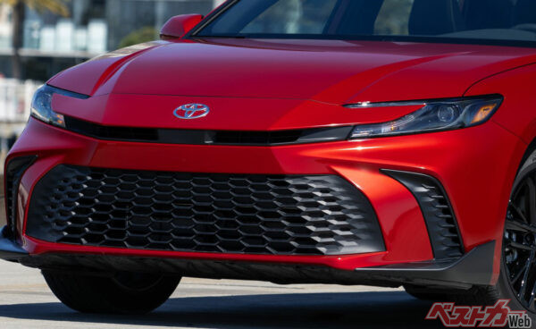 トランプ発言で「逆輸入」実現か!? 日本で買えない「米国カムリ」がカッコよすぎて今すぐ欲しい!!