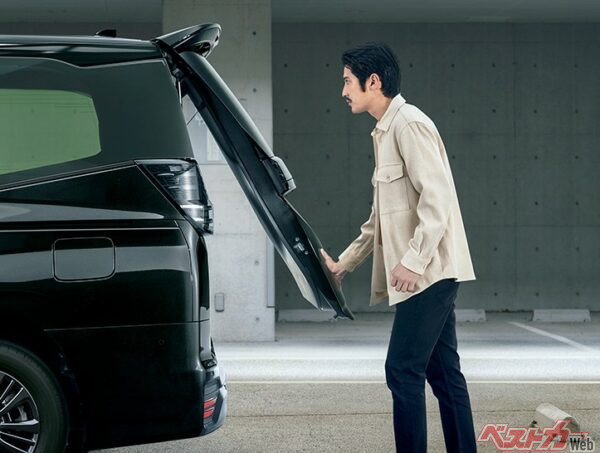 バックドアを任意の位置に保持できるフリーストップバックドアはまさに待ってましたの装備