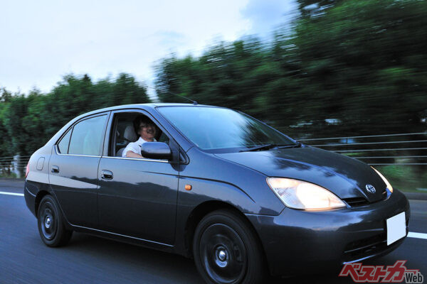 筆者が初めて買ったハイブリッドカーは初代プリウス。所有してみると感動の連続だった