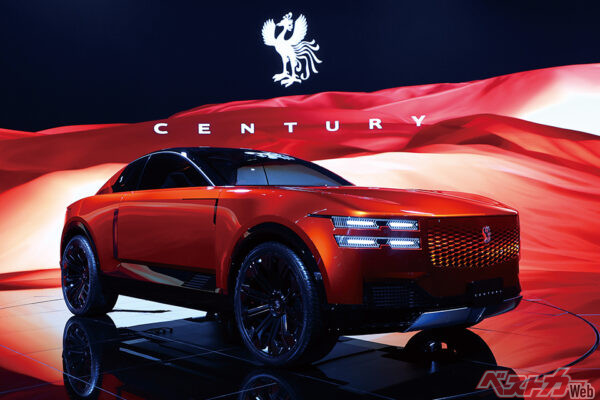 公開されたセンチュリー（クーペタイプ）コンセプト。「似ているクルマがない」のが最大の特徴。サイズなどは未公開だが、完成度は高い