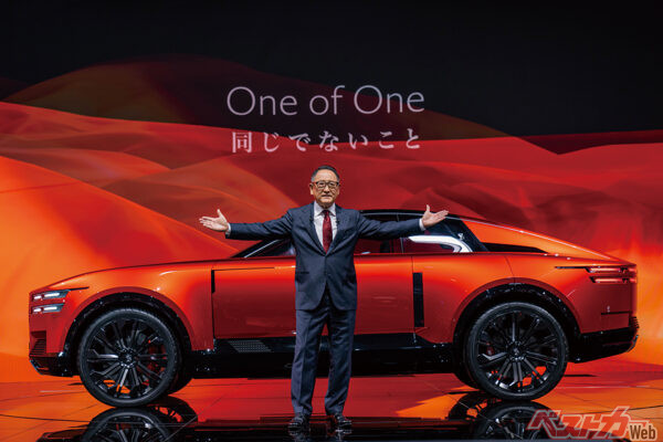 豊田会長の迫力たっぷりのプレゼンで「センチュリーブランド」がスタート。1963年に初代センチュリーの開発を始めてから60年以上、トヨタにはその精神が息づいている