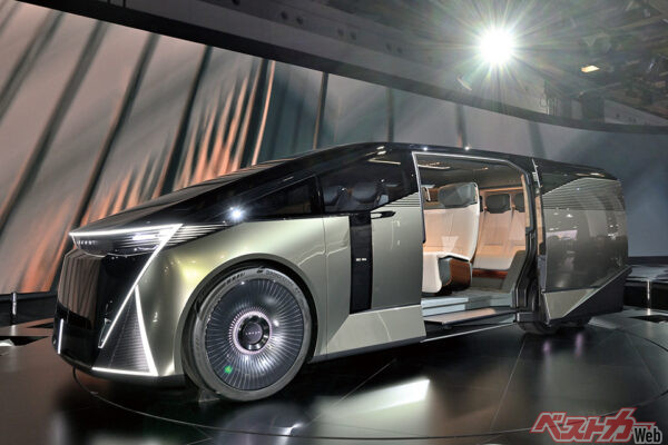 誰もが驚かずにはいられなかったレクサス LSコンセプト。「車名がLSなのにミニバン!?」と違和感を覚えるが、それで驚くのはまだ早い……