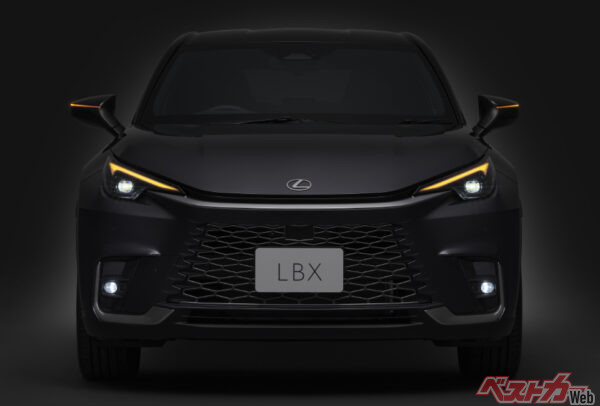 ランプ全点灯イメージ（2023年11月 発売開始時の公式画像より）