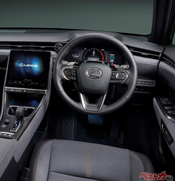 コックピット（2023年11月 発売開始時の公式画像より）