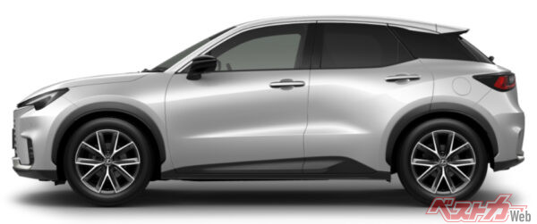 エクステリアカラー：シルバーメタリック<1F7>（2023年11月 発売開始時の公式画像より）