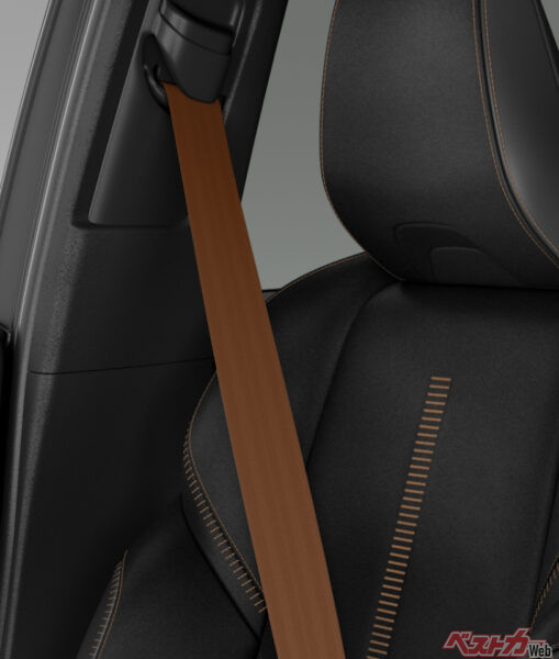 新型LBX “Bespoke Build”シートベルト：サドルタン（2023年11月 発売開始時の公式画像より）