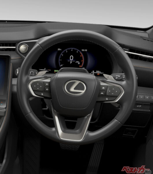 新型LBX “Bespoke Build”ステアリング：ブラック（2023年11月 発売開始時の公式画像より）