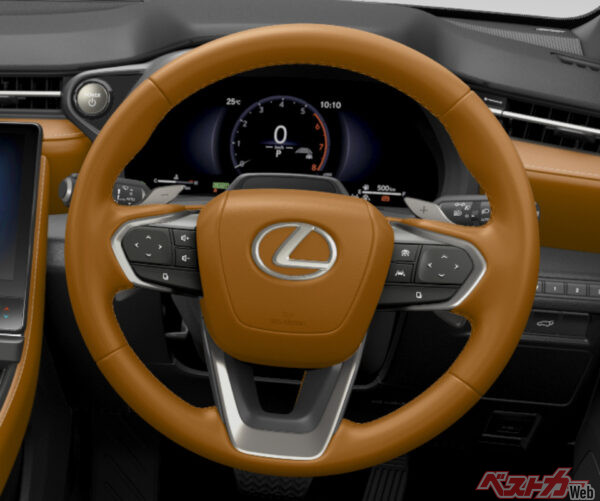 新型LBX “Bespoke Build”ステアリング：オーカー（2023年11月 発売開始時の公式画像より）