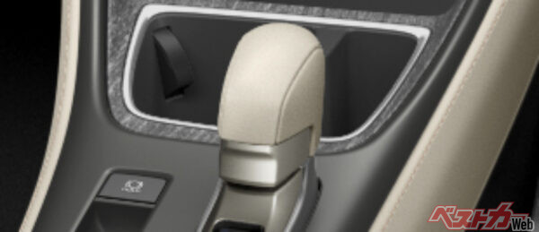 新型LBX “Bespoke Build”シフトノブ：ソリスホワイト（2023年11月 発売開始時の公式画像より）