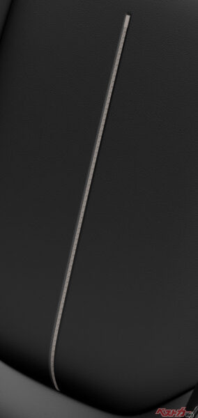 新型LBX “Bespoke Build”セミアニリン本革シート刺繍：タタミ縫いタイプB3（2023年11月 発売開始時の公式画像より）