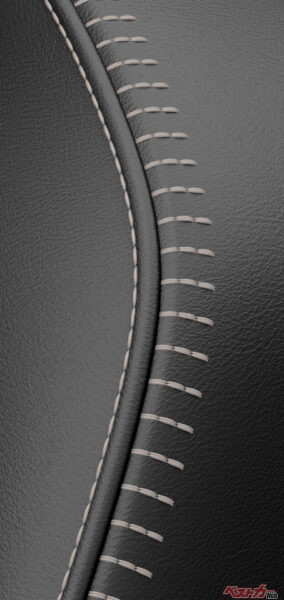 新型LBX “Bespoke Build”セミアニリン本革シート刺繍：キルティングステッチ（2023年11月 発売開始時の公式画像より）