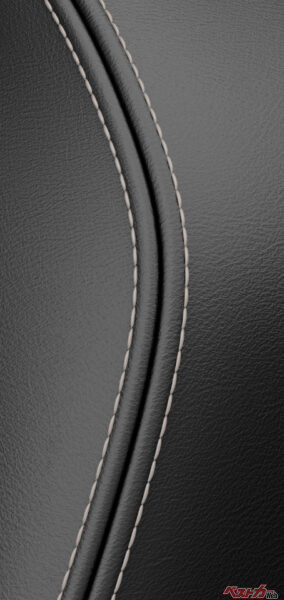 新型LBX “Bespoke Build”セミアニリン本革シート刺繍：ダブルステッチ（2023年11月 発売開始時の公式画像より）