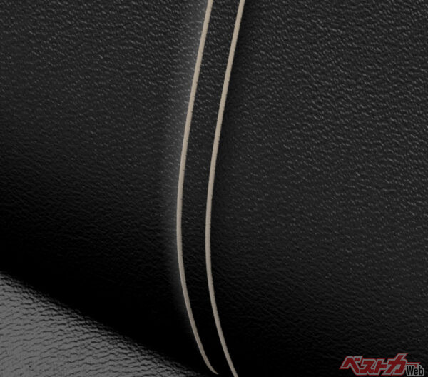 新型LBX “Bespoke Build”セミアニリン本革ステッチ色：シェル（2023年11月 発売開始時の公式画像より）